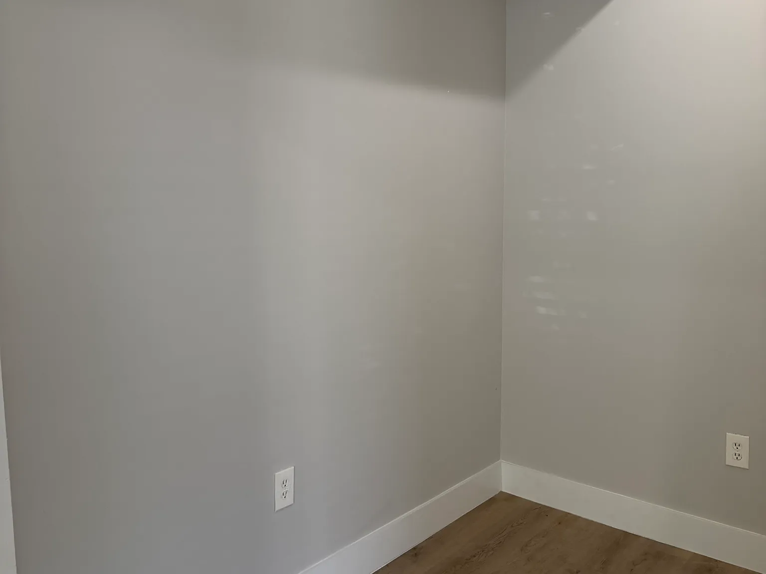 2 bed, 600 sqft, $2,100 — Photo 1