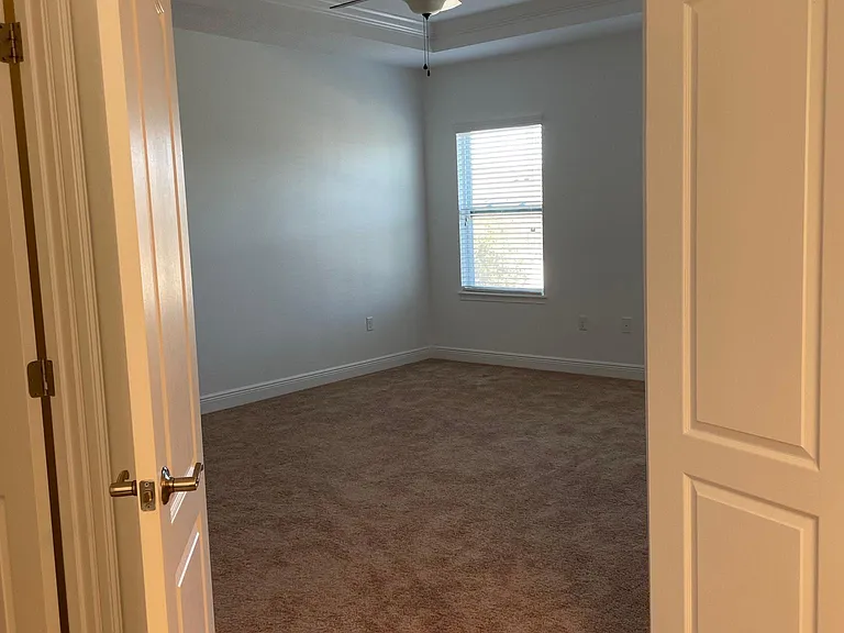 7952 Hampton Lake Dr — Photo 22