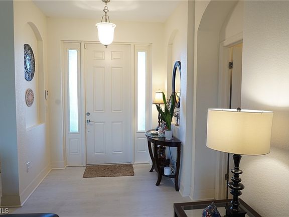 3rd image of 25115 Esmeralda Ct