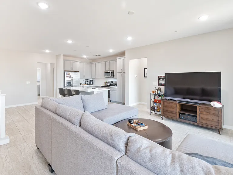 155 N Lakeview Blvd #268 — Photo 13