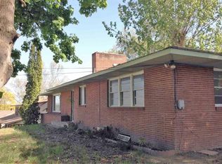 305 Grant Ave, Sunnyside, WA 98944