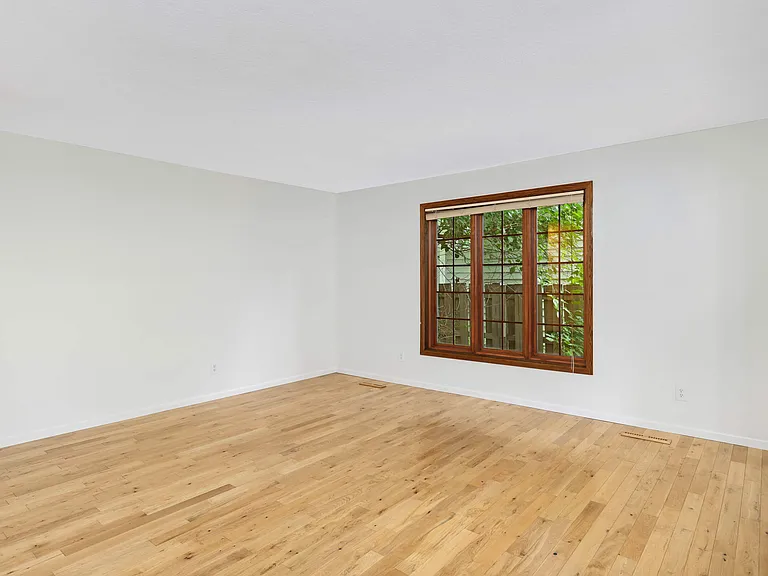 420 Buchanan St NE — Photo 4