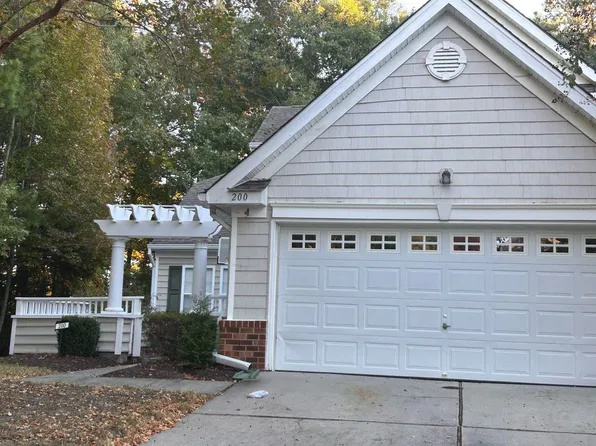 200 Cove Ter, Carrollton, VA 23314