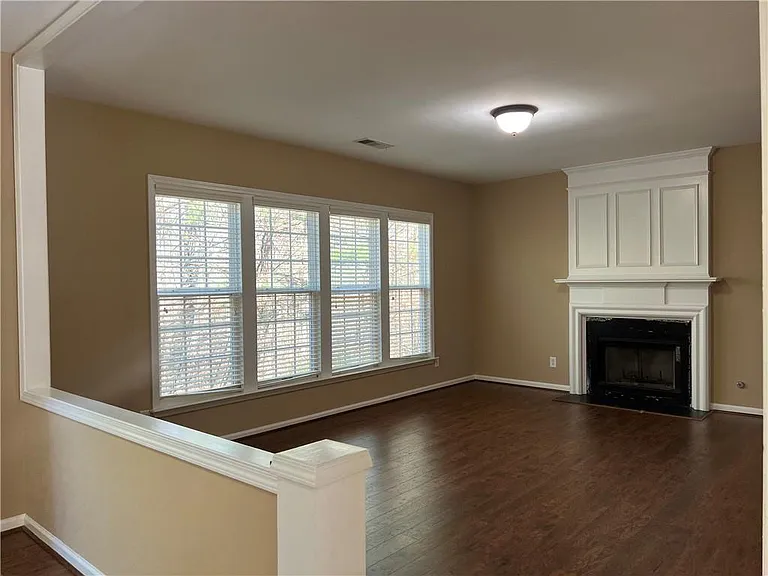 3413 Stoneham Dr — Photo 9