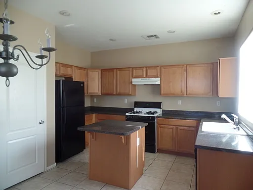3776 Lodina Ct — Photo 4