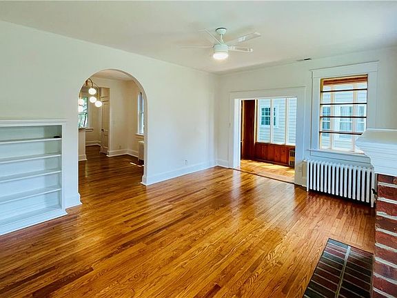 2nd image of 1360 Magnolia Ave