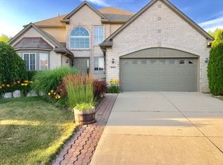 7683 Greene Farm Ct, Ypsilanti, MI