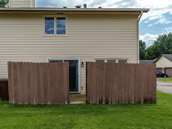 5th image of 758 Tulip Ln