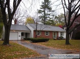 99 McGuffey Ln, Delmar, NY 12054