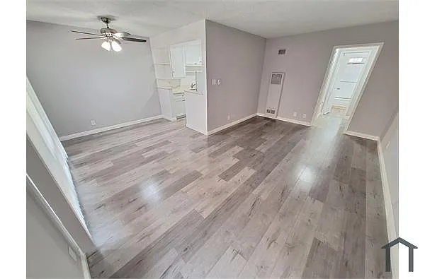 Building Photo - 428 S Sherbourne Dr #1