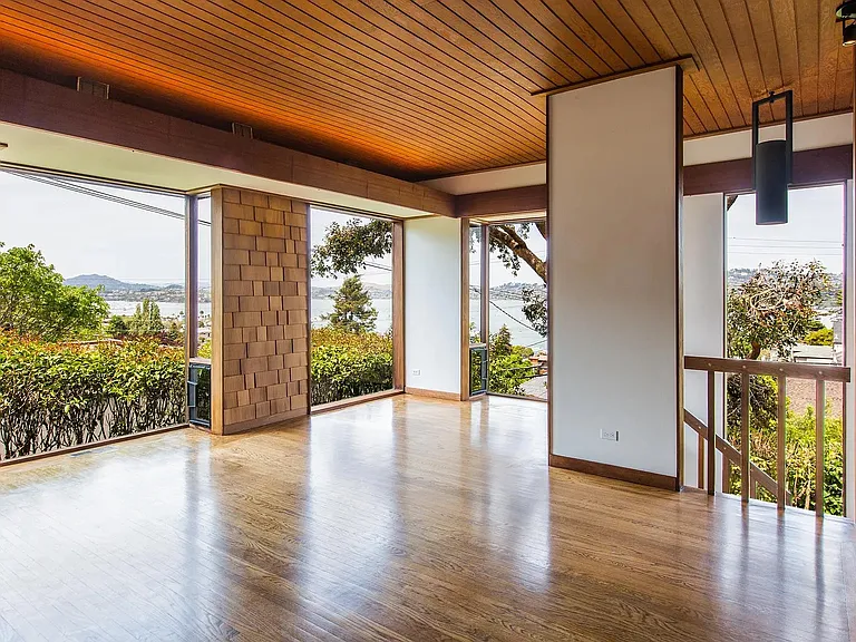 29 Glen Dr — Photo 1