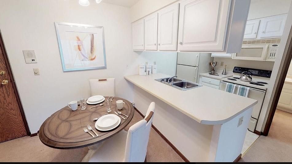 1st image of 226 Randolph Dr APT 318B