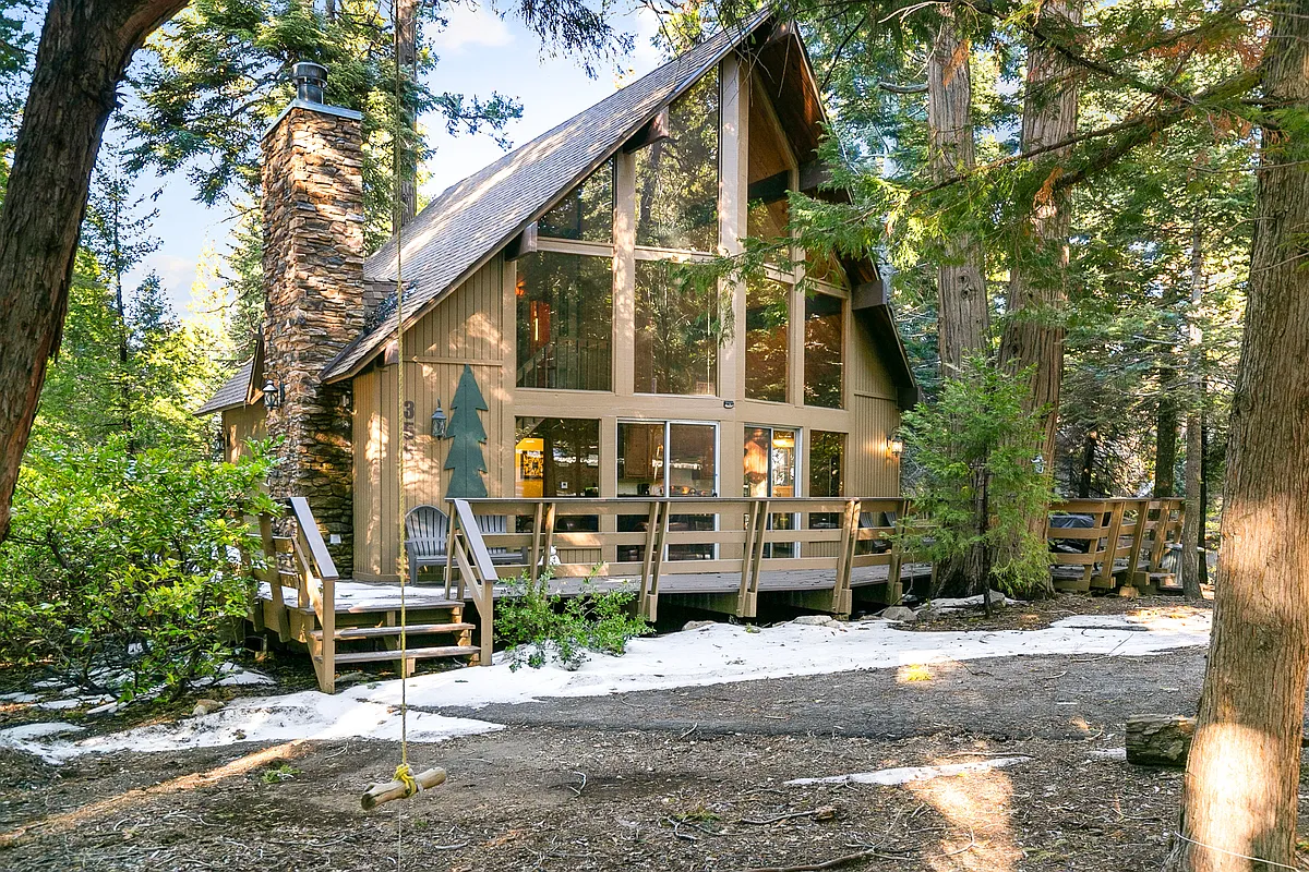 Building Photo - 358 Klamath Dr