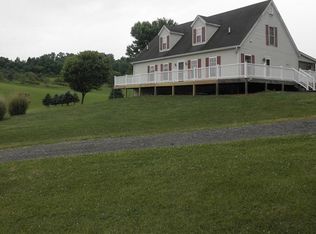 929 Lone Pine Rd, Amity, PA 15311