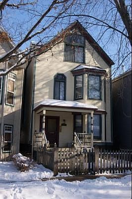 1st image of 3915 N Marshfield Ave #1