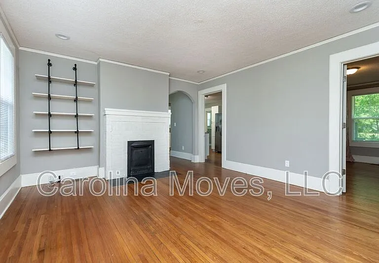 306 Powell St — Photo 3