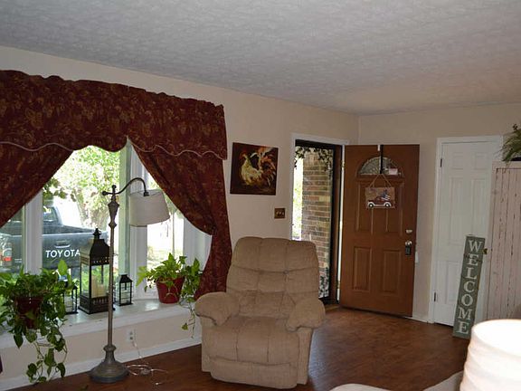 4th image of 53 Rocket Ln