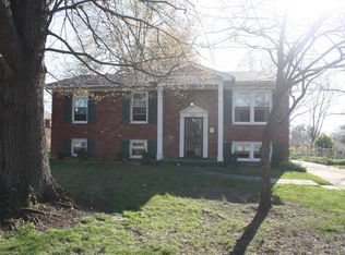 8406 Smithton Rd, Louisville, KY 40219
