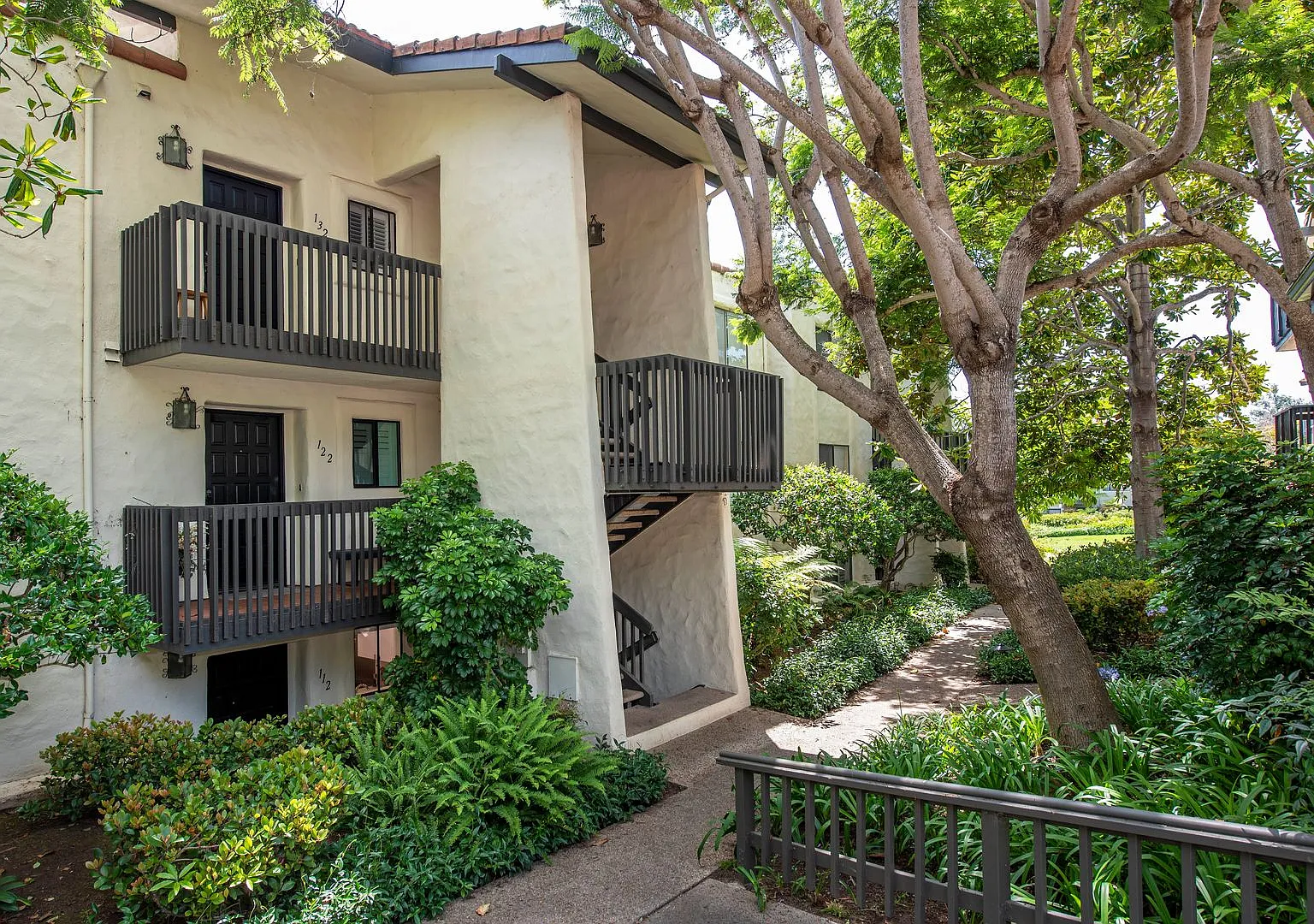 Furnished Coastal Rental | Available September 15 April 15 — Photo 1
