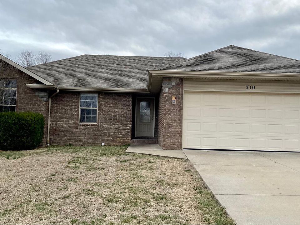 1st image of 710 Sidney Ln