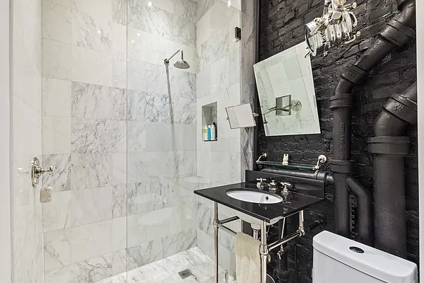 Rented by Compass | media 9