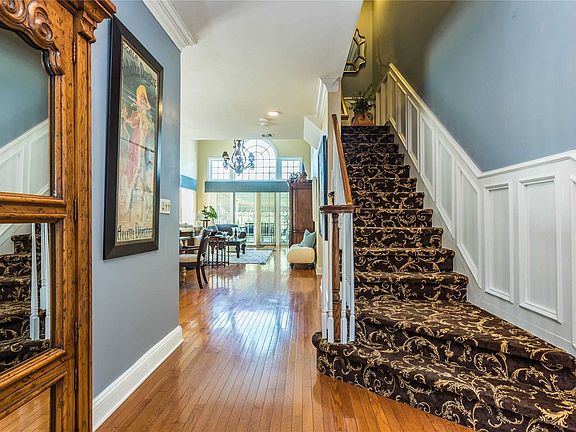 2nd image of 431 Madeira Blvd