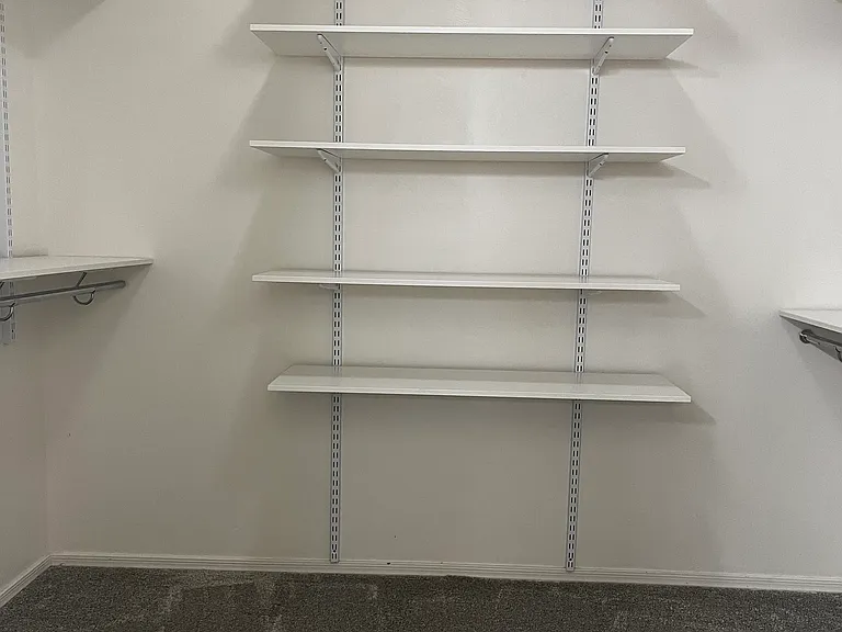 210 W Andrew Potter St — Photo 14