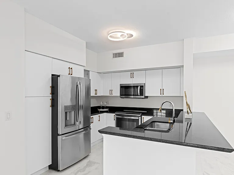 233 S Federal Hwy #405 — Photo 11