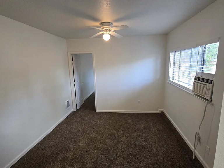 504 Modoc St — Photo 9