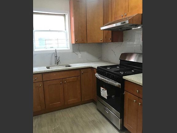 3rd image of 8245 164th St #2