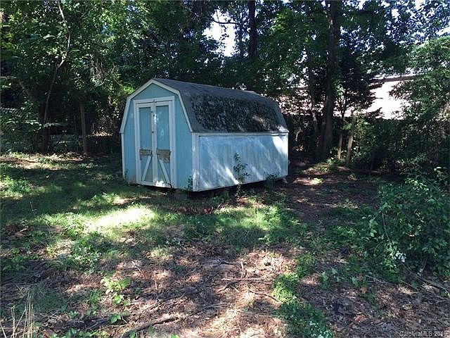2nd image of 509 Honeywood Ave