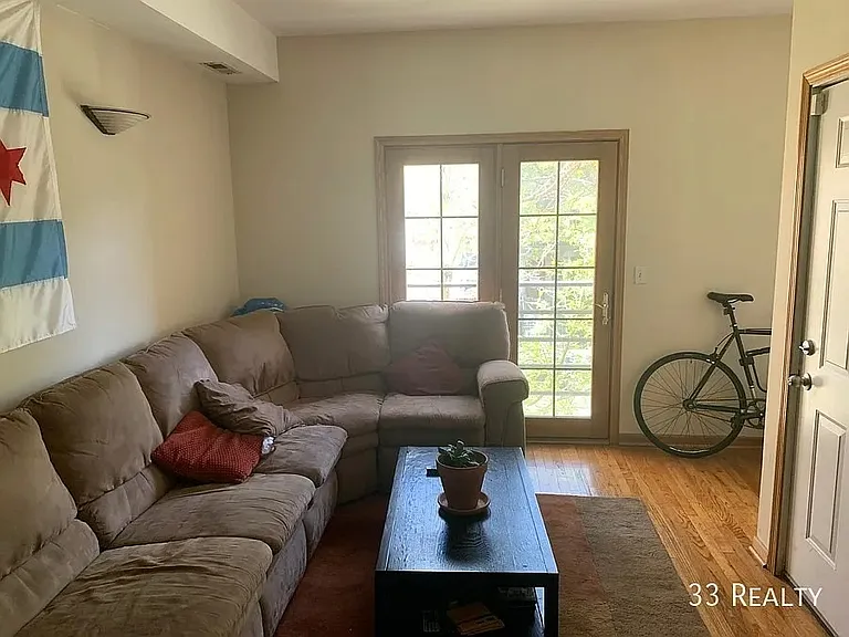1316 N Rockwell St #2 — Photo 5