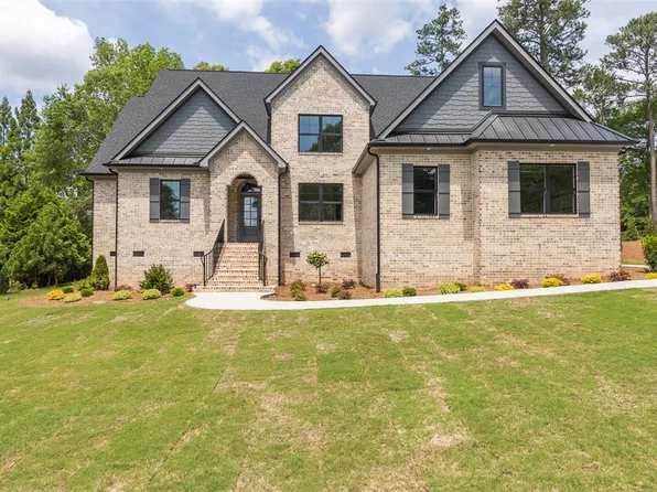 221 Graylyn Dr, Anderson, SC 29621