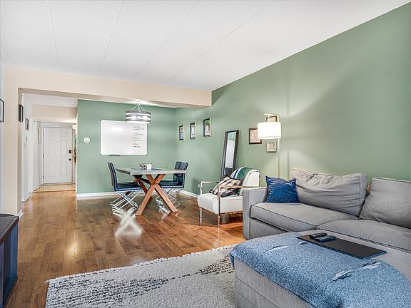 5th image of 4530 W 93rd St APT 2D