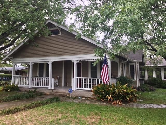 1st image of 802 E San Antonio St