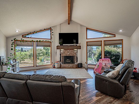 3rd image of 5247 Dobrot Way