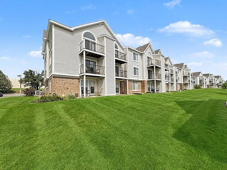 Black Sand Apartment Homes — Photo 43