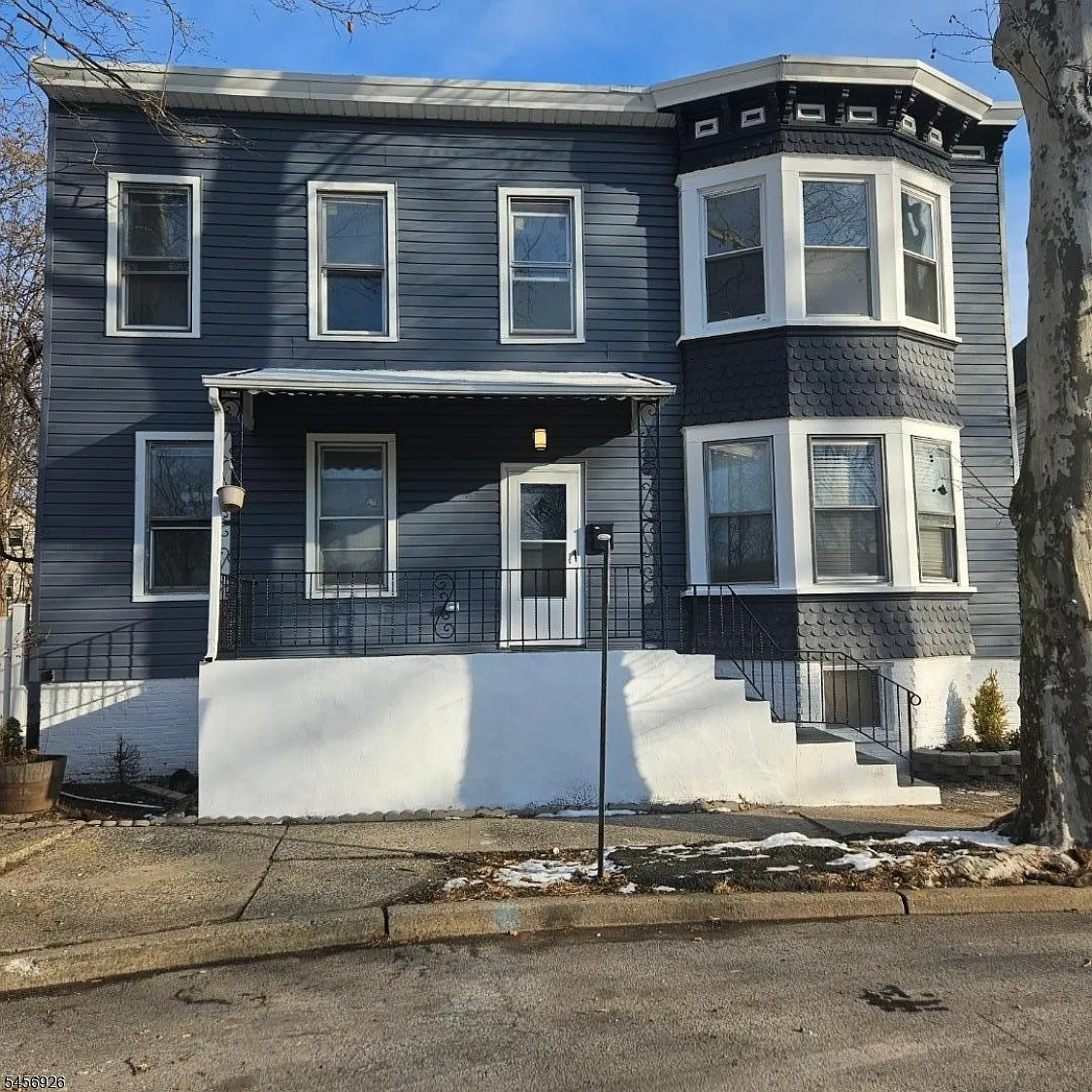 3 bed, 2.5 bath, $3,000 — Photo 1
