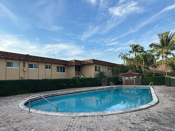2nd image of 2531 NW 39th Terrace #102