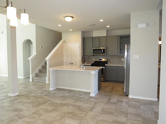 3rd image of 6915 Sunnyvale Ln