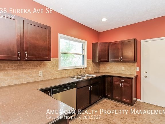 4th image of 338 Eureka Ave SE #1