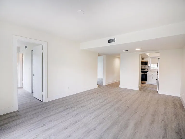 18081 SE Country Club Dr #265 — Photo 7