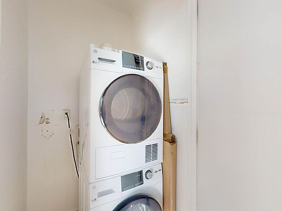 5th image of 312 Broadway APT 3I