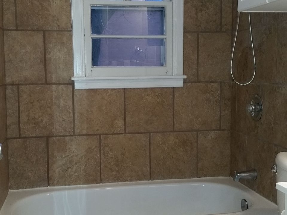 2nd image of 208 N Madison St