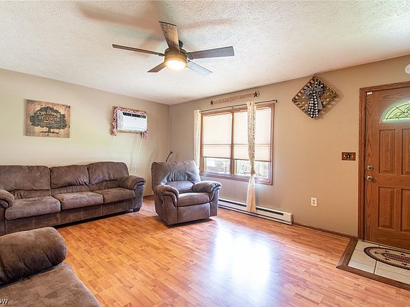 3rd image of 1254 N Ellsworth Ave