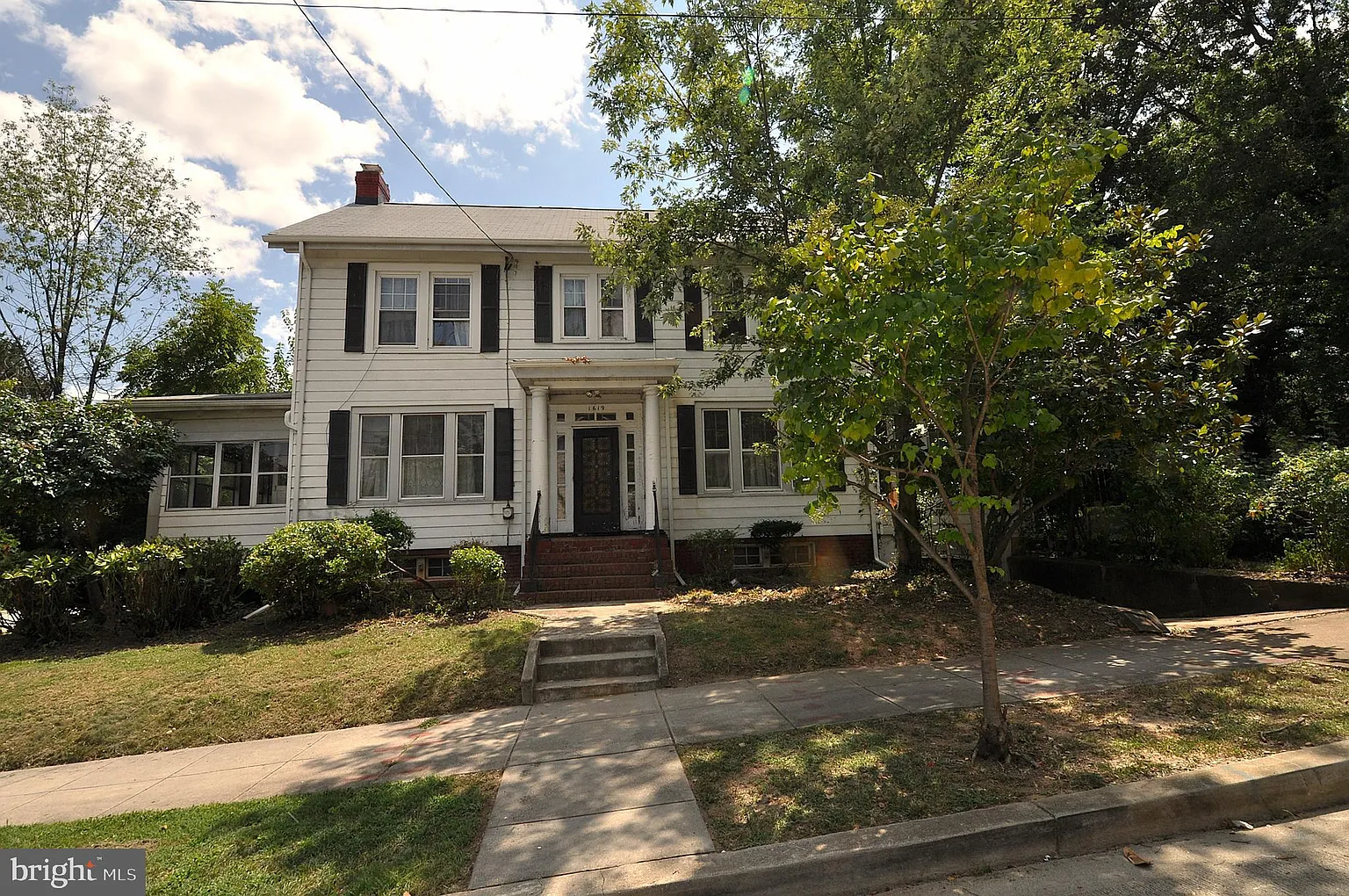 1619 Evarts St NE photo 1