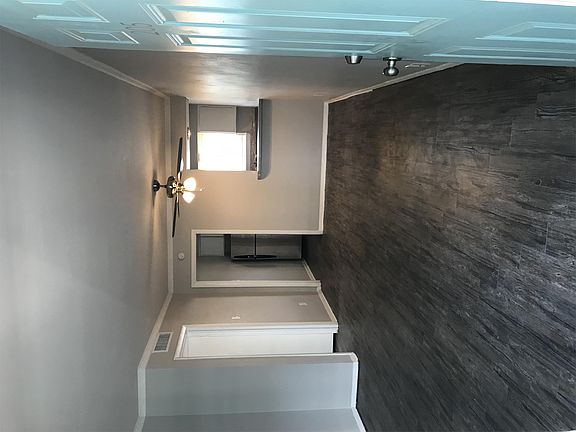 5th image of 1810 N Fitzhugh Ave APT 203