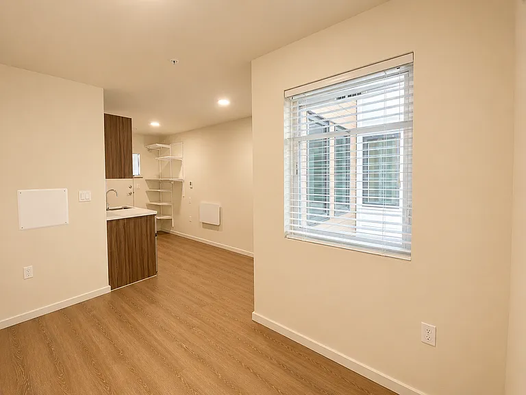 Plaza Apartments — Photo 93