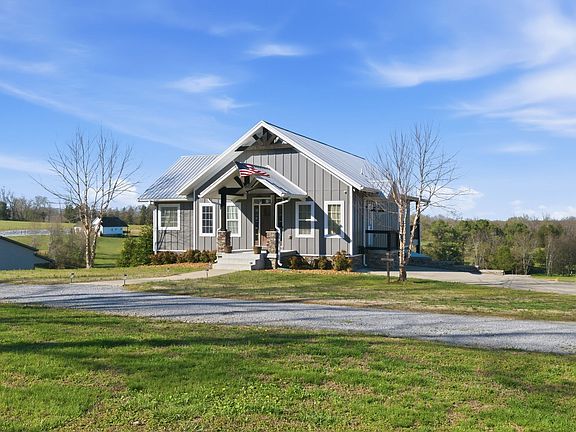 2nd image of 4041 Liverworth Rd