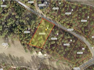 5 Middlebury Rd, Carthage, NC 28327